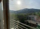 Atemberaubender Meerblick 124m2 Wohnung in Budva mit zwei Terrassen