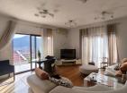 Atemberaubender Meerblick 124m2 Wohnung in Budva mit zwei Terrassen