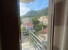 Atemberaubender Meerblick 124m2 Wohnung in Budva mit zwei Terrassen