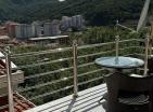 Atemberaubender Meerblick 124m2 Wohnung in Budva mit zwei Terrassen