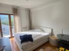 Atemberaubender Meerblick 124m2 Wohnung in Budva mit zwei Terrassen