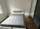 Sonnige Strandseite 71 m2 Wohnung in Bečići mit Terrassen und Panoramablick