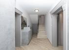 Neue luxuriöse umweltfreundliche 234 m2 Villa in Tivat mit Pool