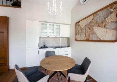 Neue moderne 49 m2 Maisonette in Tivat 200 m zum Meer im Zentrum von Tivat