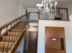 Neue moderne 49 m2 Maisonette in Tivat 200 m zum Meer im Zentrum von Tivat