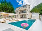 Atemberaubende 240 m2 große Villa mit Meerblick in Stoliv mit Pool und Strandzugang