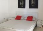 Panoramablick auf die Bucht 50 m2 Wohnung in Tivat mit riesiger Terrasse