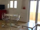 Panoramablick auf die Bucht 50 m2 Wohnung in Tivat mit riesiger Terrasse