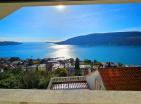 Geräumiges legalisiertes Haus in Herceg Novi mit drei Wohnungen in der Nähe der Altstadt