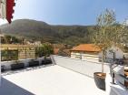 Atemberaubendes 183 m2 großes Haus in Kotor mit Terrasse und Blick auf die Bucht