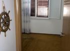 77 m2 große Wohnung in Kotor mit zwei Schlafzimmern, nur wenige Schritte vom Meer entfernt