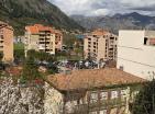 77 m2 große Wohnung in Kotor mit zwei Schlafzimmern, nur wenige Schritte vom Meer entfernt