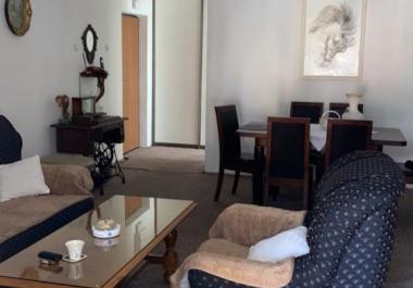 77 m2 große Wohnung in Kotor mit zwei Schlafzimmern, nur wenige Schritte vom Meer entfernt