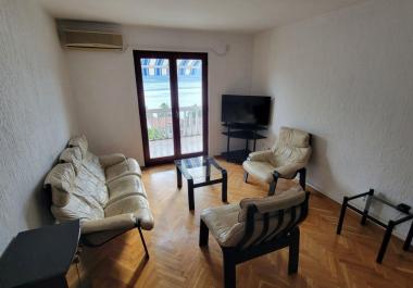 Perfektes 97 m2 großes Küsten-Duplex in Dobrota, Kotor mit 3 Schlafzimmern und Meerblick