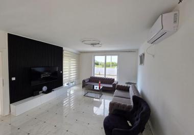 Neues Familienhaus von 190 m2 in Bar mit 5 Schlafzimmern und Platz für Pool