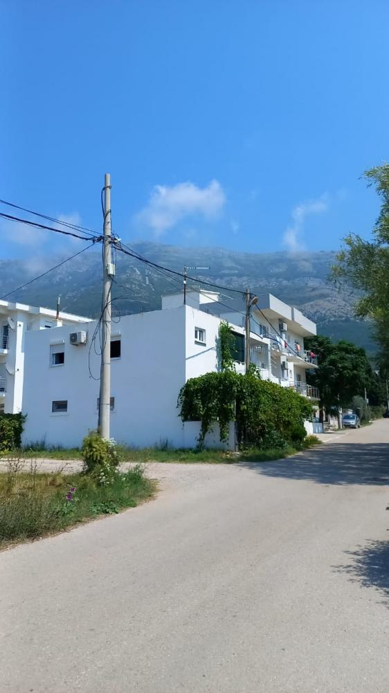 Großes zweistöckiges 120 m2 Haus in Sutomore mit 4 Schlafzimmern