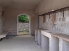 200 m2 großes Haus in Bigova mit Meer-und Bergblick