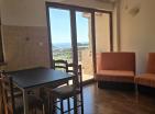 Möblierte 46 m2 Wohnung in Petrovac mit Garagenparkplatz
