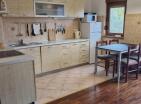 Möblierte 46 m2 Wohnung in Petrovac mit Garagenparkplatz