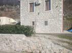 Jahrhundertealtes historisches Steinhaus von 90 m2 in Danilovgrad mit malerischer Aussicht