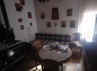 Jahrhundertealtes historisches Steinhaus von 90 m2 in Danilovgrad mit malerischer Aussicht