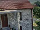 Jahrhundertealtes historisches Steinhaus von 90 m2 in Danilovgrad mit malerischer Aussicht