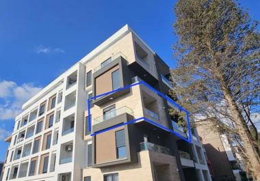 Neue Ulcinj 50 m2 Wohnung mit Terrassen in modernem Gebäude mit Parkplatz