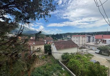 Brandneue 55 m2 große Wohnung mit 2 Schlafzimmern in Tivat zu verkaufen
