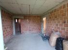 Investitionsmöglichkeit: fast fertig geräumiges 420 m2 Mini-Hotel in Bar