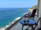 Neues luxuriöses 86 m2 großes Apartment am Meer mit 2 Schlafzimmern, herrlichem Blick und Pool