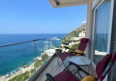 Neues luxuriöses 86 m2 großes Apartment am Meer mit 2 Schlafzimmern, herrlichem Blick und Pool