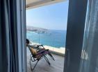 Neues luxuriöses 86 m2 großes Apartment am Meer mit 2 Schlafzimmern, herrlichem Blick und Pool