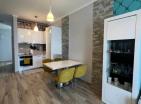 Neues luxuriöses 86 m2 großes Apartment am Meer mit 2 Schlafzimmern, herrlichem Blick und Pool