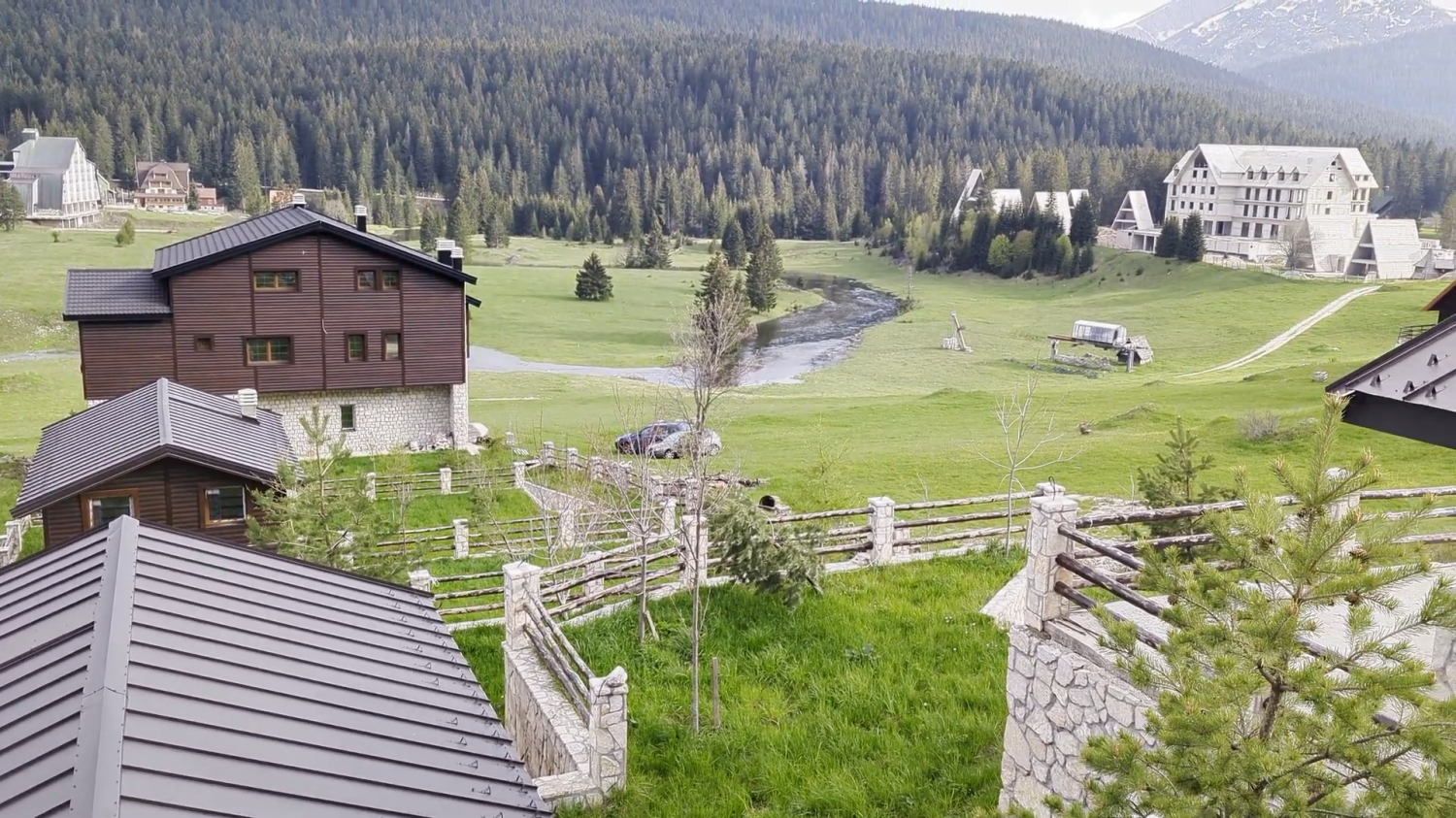 Luxuriöse Rückzugsvilla in Žabljak mit Spa und Pool und Panoramablick