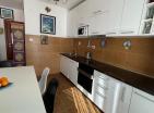 Atemberaubende 99 m2 große Wohnung mit Meerblick in Budva mit drei Schlafzimmern, perfektes Familienhaus