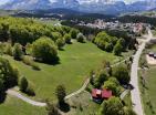 Luxuriöser Rückzugsort in den Bergen: 858 m2 großes Grundstück in Žabljak im Chaledorf