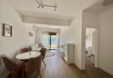 Luxuriöses 50 m2 großes Apartment mit Meerblick in Đenovići mit Panoramablick auf das Meer