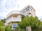 Meer 3 Etagen 213 m2 Villa zum Verkauf in Utjeha, nur 50 m vom Strand entfernt