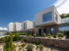 Neue Luxusvilla in Krašići, Tivat mit Panoramablick auf das Meer und Pool