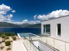 Neue Luxusvilla in Krašići, Tivat mit Panoramablick auf das Meer und Pool