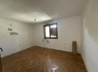 Erschwingliches zweistöckiges 130 m2 Haus zum Verkauf in Sutomore