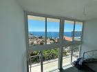 Moderne 65 m2 große Wohnung am Meer in Dobra Voda mit Meerblick und Parkplatz