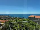 Moderne 65 m2 große Wohnung am Meer in Dobra Voda mit Meerblick und Parkplatz