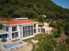 Luxuriöse moderne Villa in Kumbor, Montenegro mit Panoramablick auf das Meer