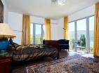 Luxuriöse moderne Villa in Kumbor, Montenegro mit Panoramablick auf das Meer