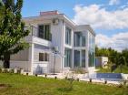 Luxuriöse moderne Villa in Kumbor, Montenegro mit Panoramablick auf das Meer