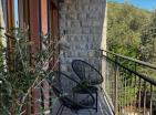 54 m2 Wohnung in Petrovac zu verkaufen in Residenz mit Pool, Parkplatz, zu Fuß zum Strand