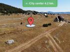 Rückzugsort in den Bergen urbanisiertes 267 m2 großes Grundstück in Zabljak in der Nähe des Skigebiets Savin Kuk