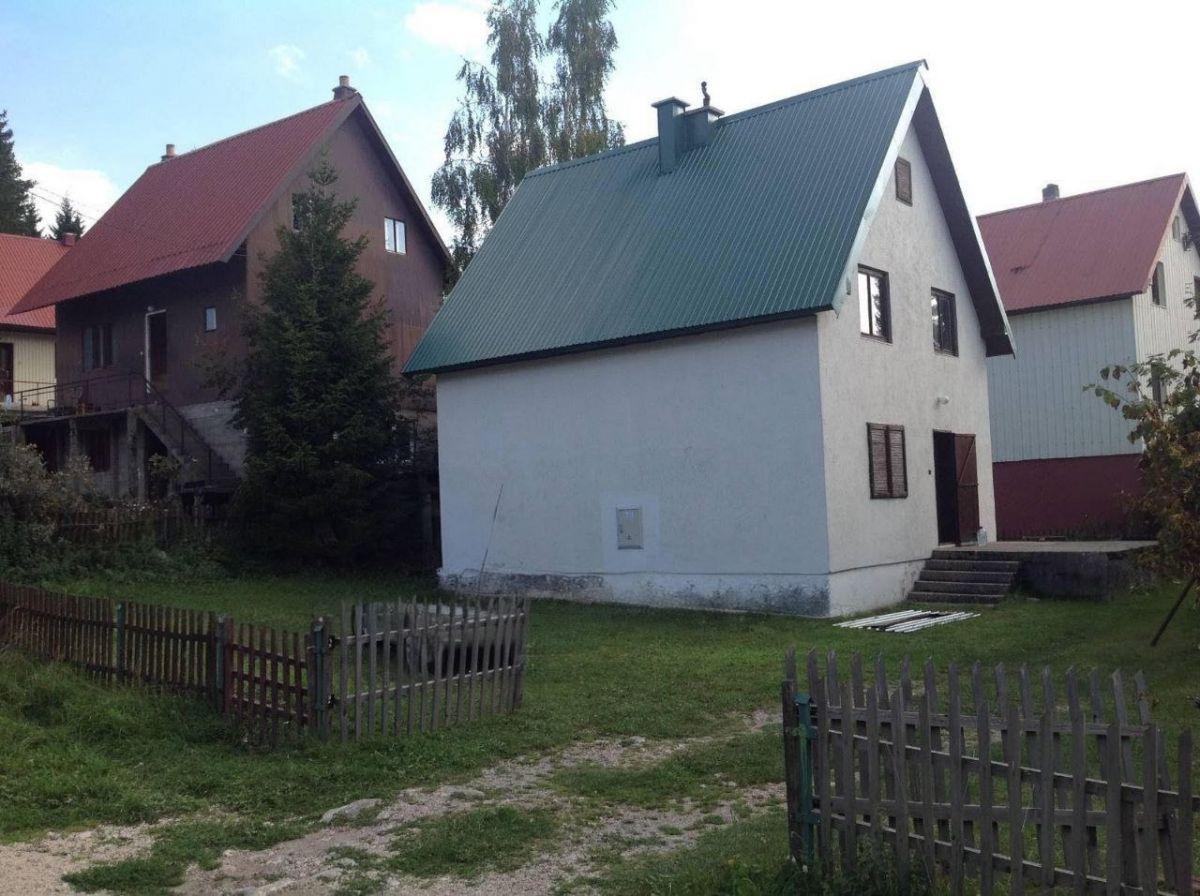 Halbhaus in Žabljak 56 m2 mit drei Schlafzimmern zu verkaufen
