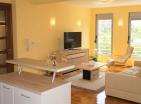 Zwei-Zimmer-Wohnung 99 m2 mit Meerblick in Budva